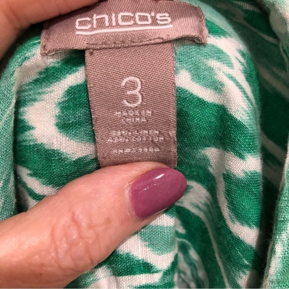 CHICOS linen blend button up blouse with 3/4 sleeves. Size 3 - Picture 5 of 6